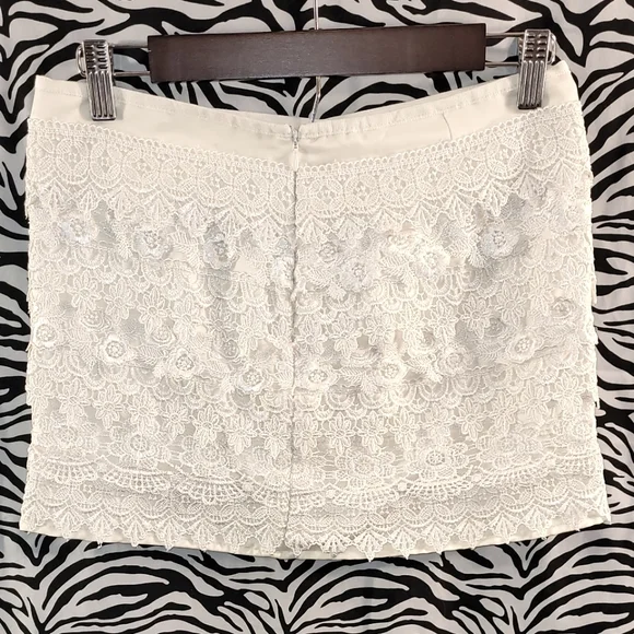 Sans Souci Lace Skirt - Picture 3 of 6
